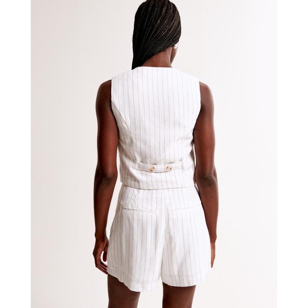 Abercrombie & Fitch Sloane High Waist White Pinstripe Shorts NWOT - Picture 2 of 5